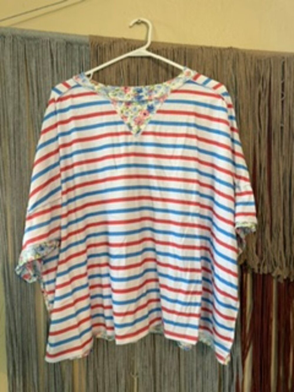 Color Block & Floral Oversized Top - Picture 2 of 3